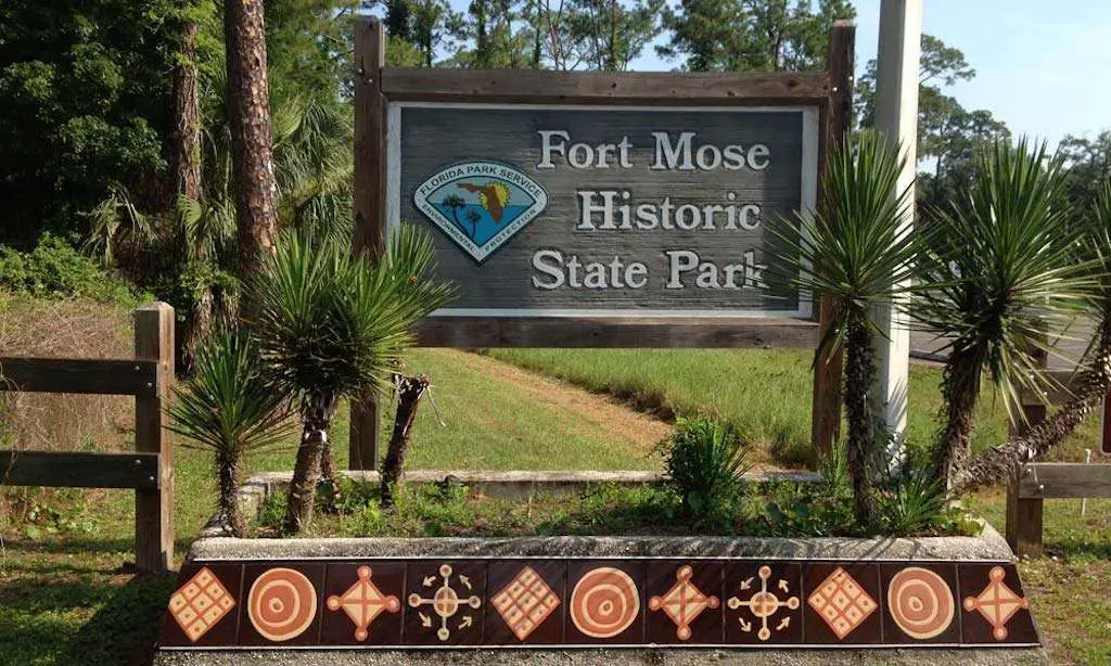 fort mose historic state park sign
