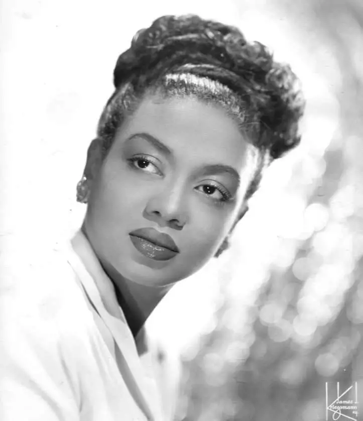 Hazel Scott black and white photo, the jazz queen